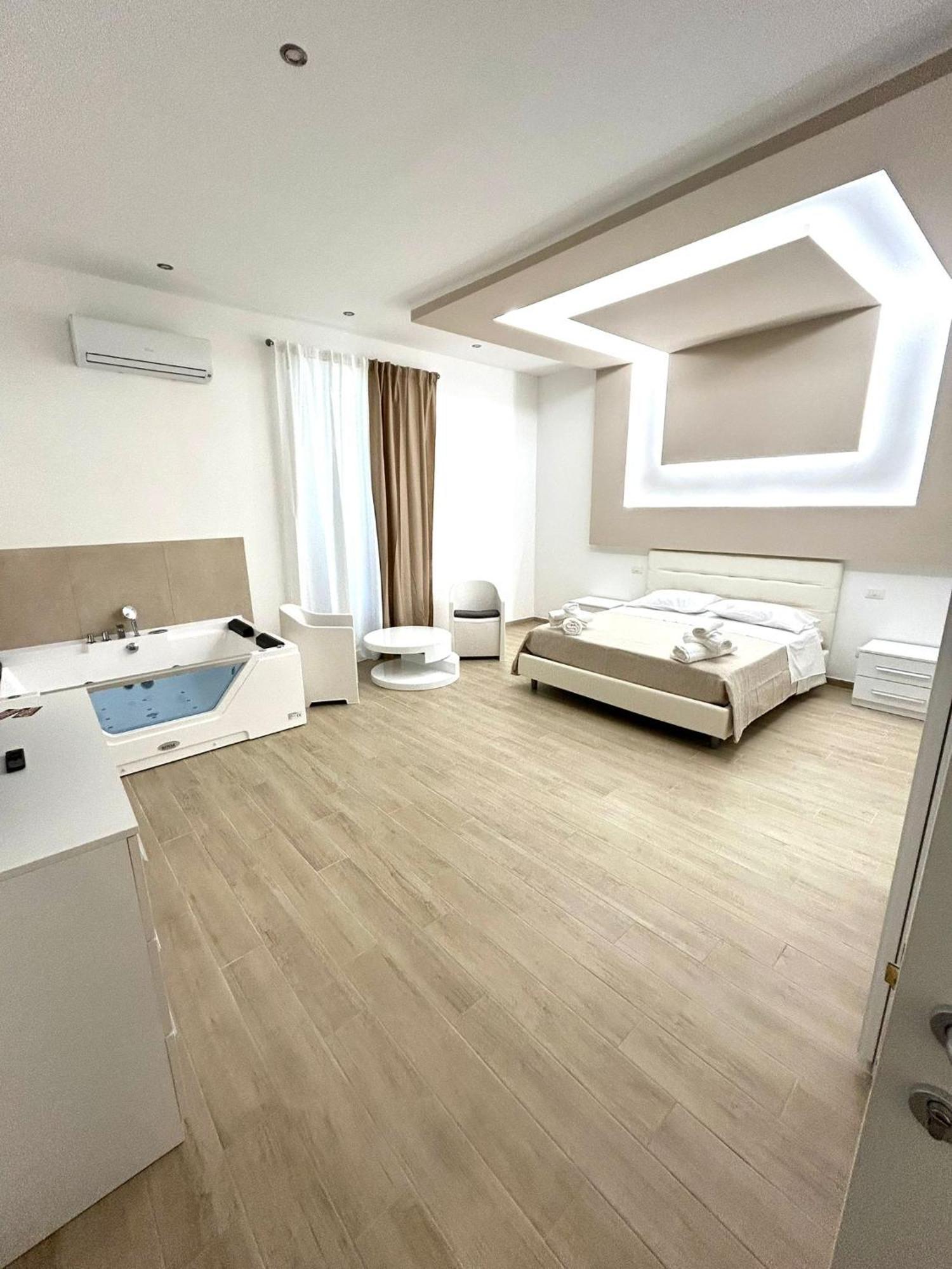 Bed E Suite Domar Brindisi Exterior photo