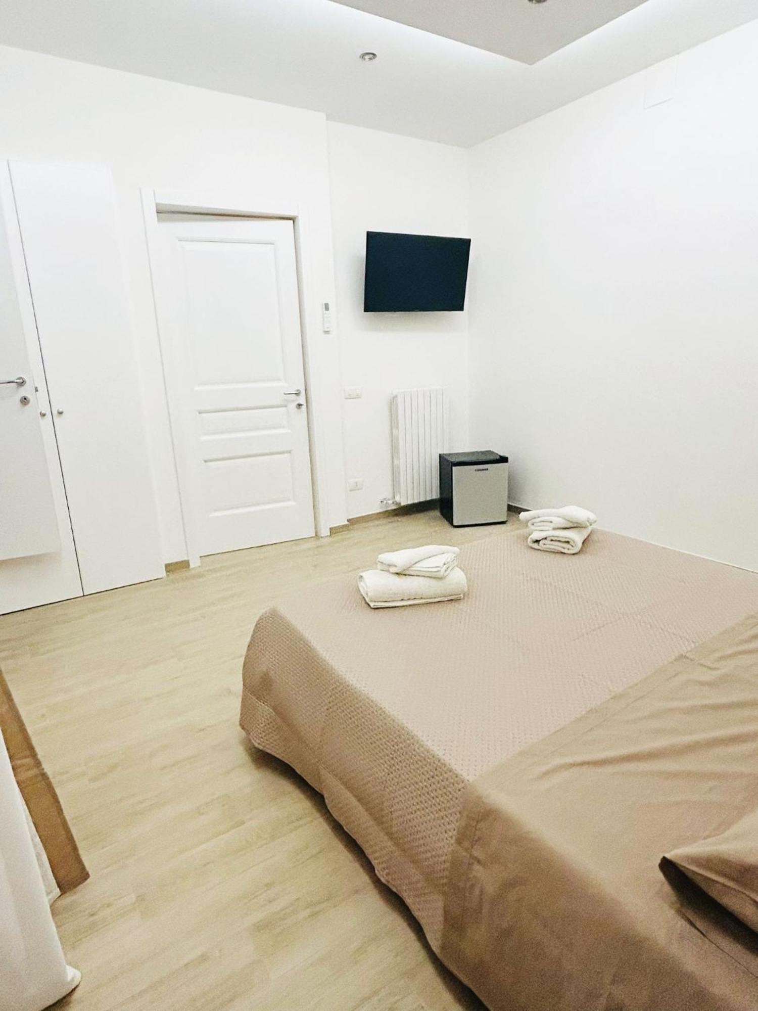 Bed E Suite Domar Brindisi Exterior photo